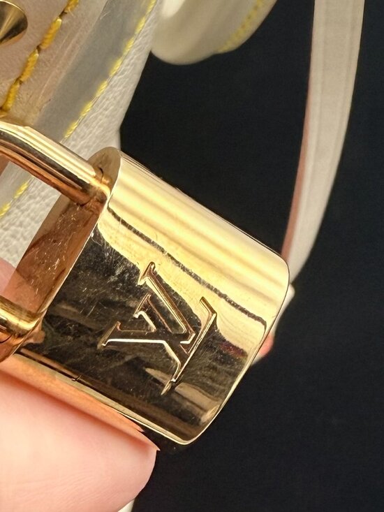 Louis Vuitton | Lockit PM | Suhali Leather | Blanc | VINTAGE - Quiet Luxury - Picture 3 of 16